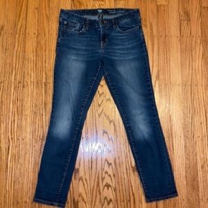 𝅺GAP roll up size 8/29r jeans